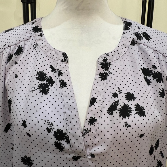Banana Republic Factory Dainty Flowers & Polka Dots Pullover Perfect Work Blouse - Picture 3 of 10